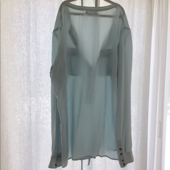 Nice Beautiful light blue blouse! - Picture 5 of 8